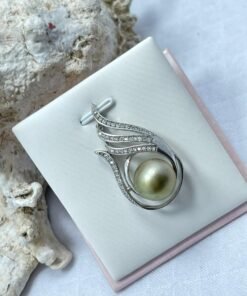 cincin south sea pearl gold color