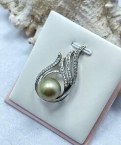 pendant south sea pearl green color