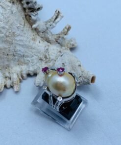 cincin south sea pearl gold color