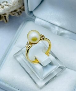 Ring south sea pearl gold color